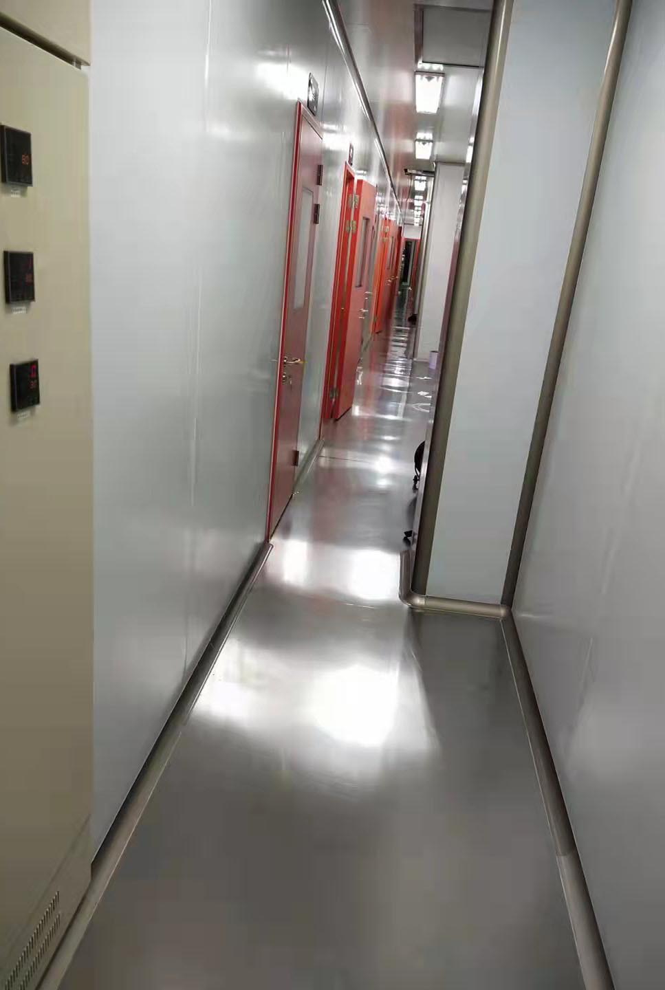 無塵自動<a href='http://www.senweier.cn/' target='_blank' title='噴漆設備' style='color:#eb2828'><strong>噴漆設備</strong></a>.jpg
